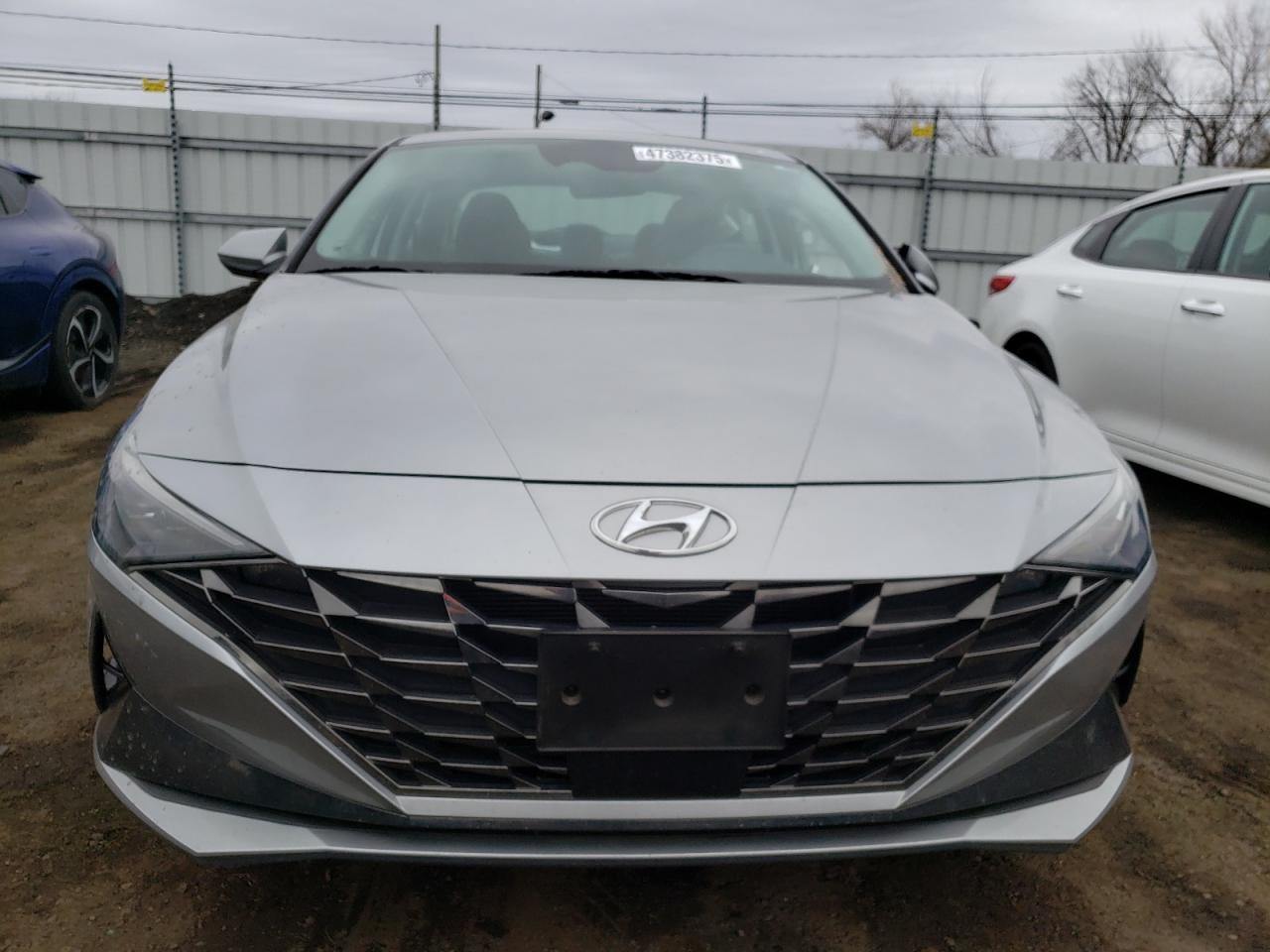2022 Hyundai Elantra - Image 5