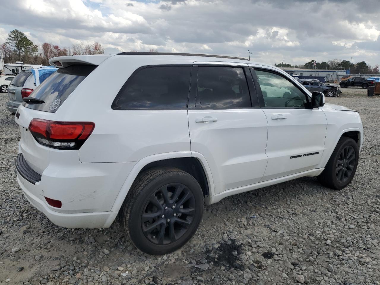 2018 Jeep Grand Cherokee - Image 3