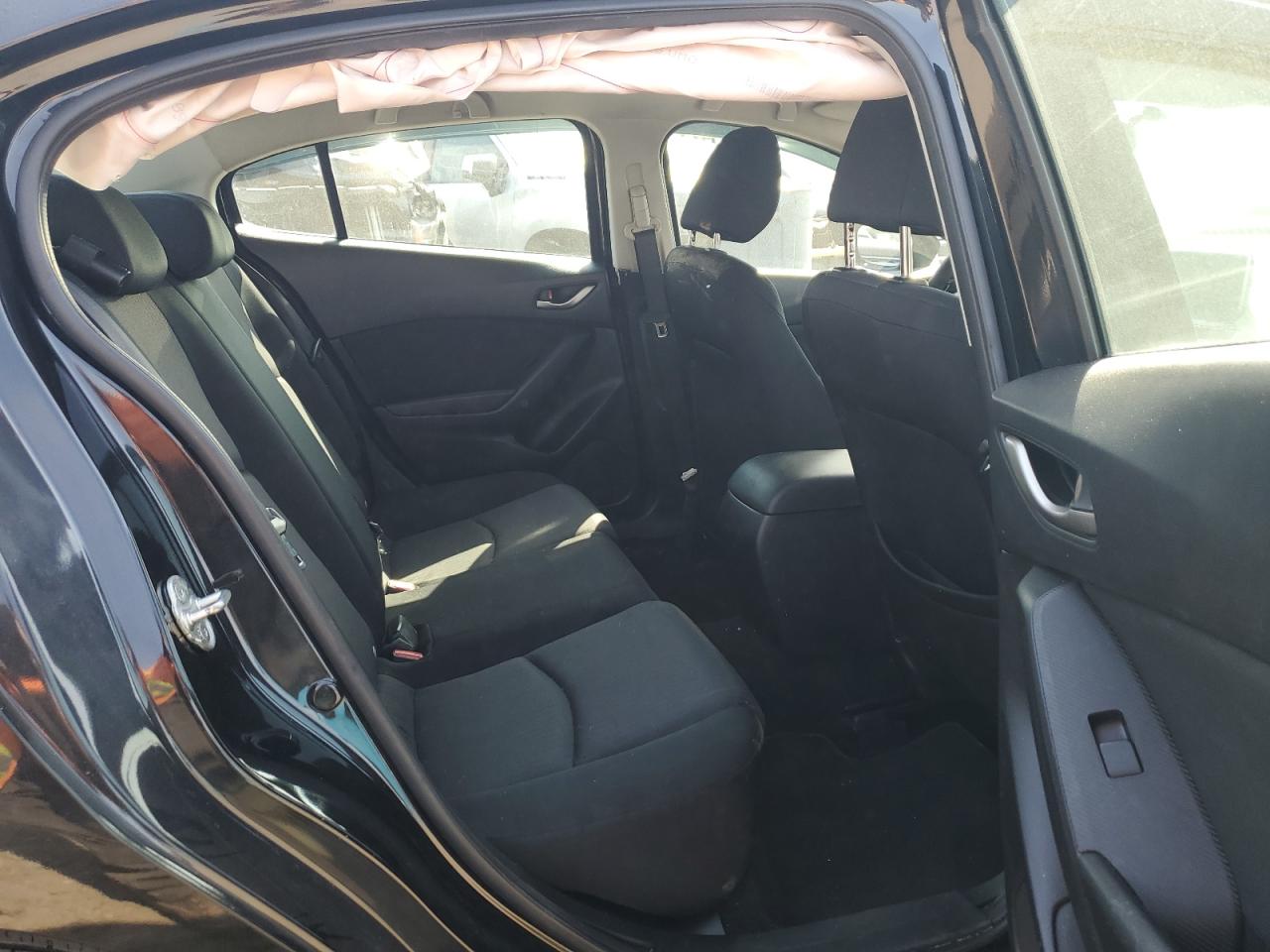 2016 Mazda 3 - Image 10