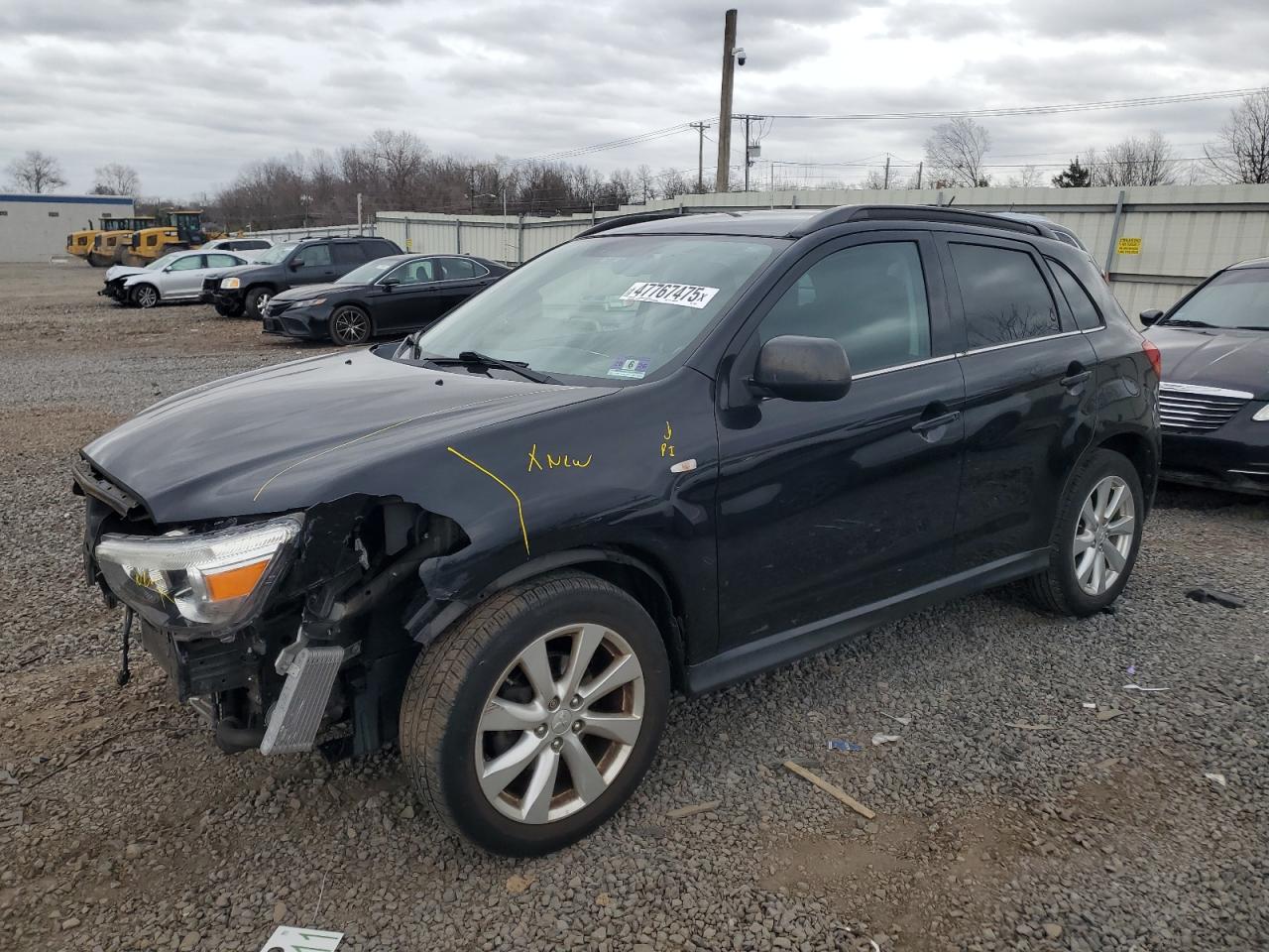 2015 Mitsubishi Outlander - Image 1