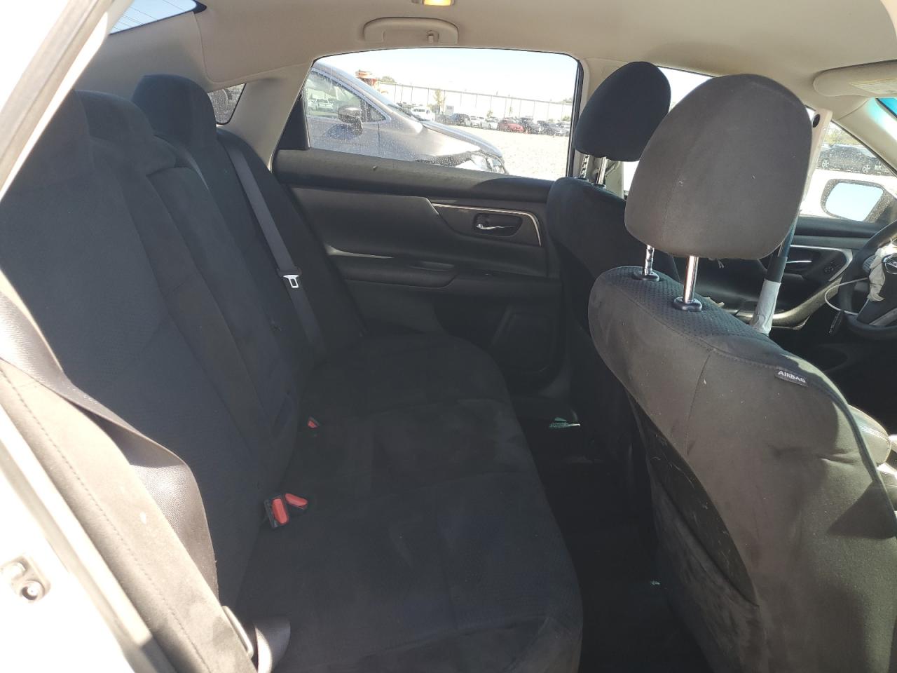 2015 Nissan Altima - Image 10