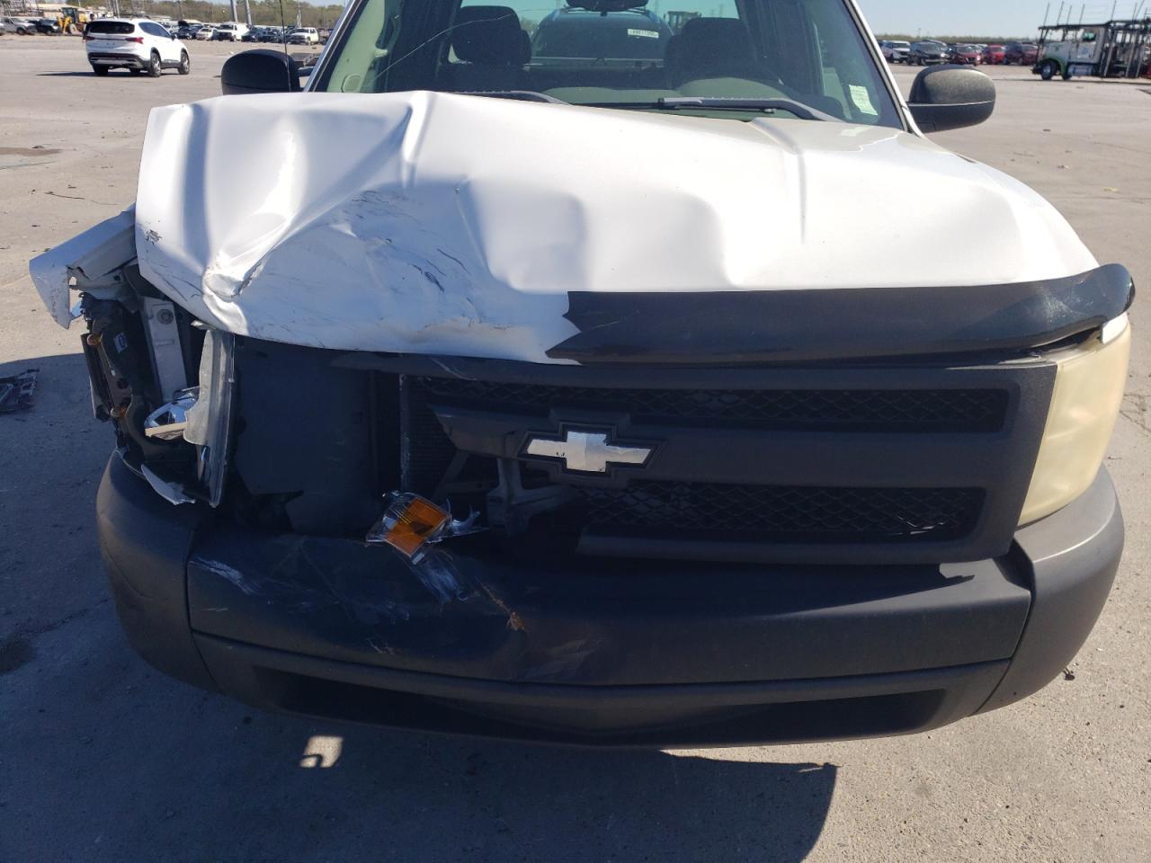 2007 Chevrolet Silverado - Image 11