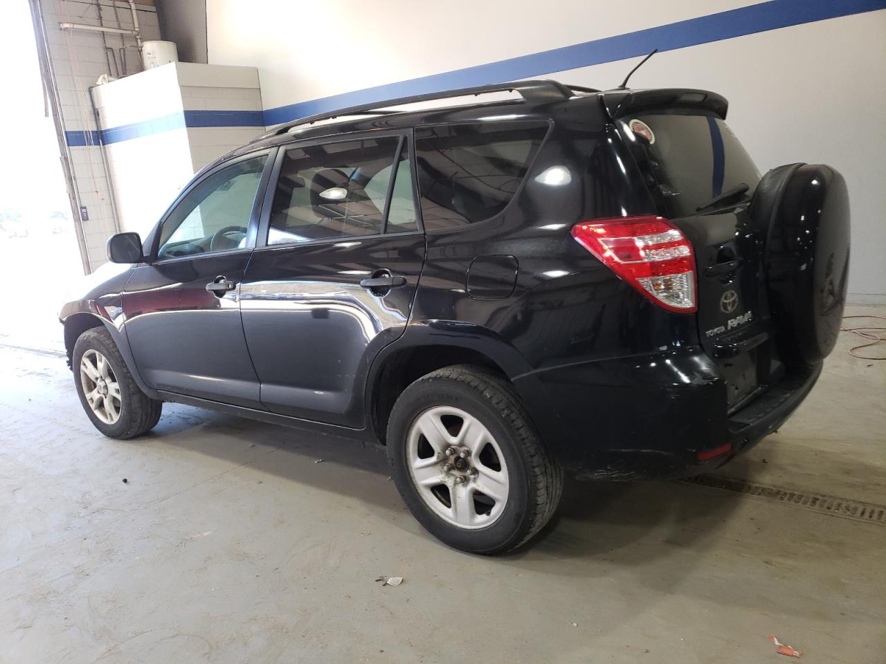 2010 Toyota RAV 4 - Image 2