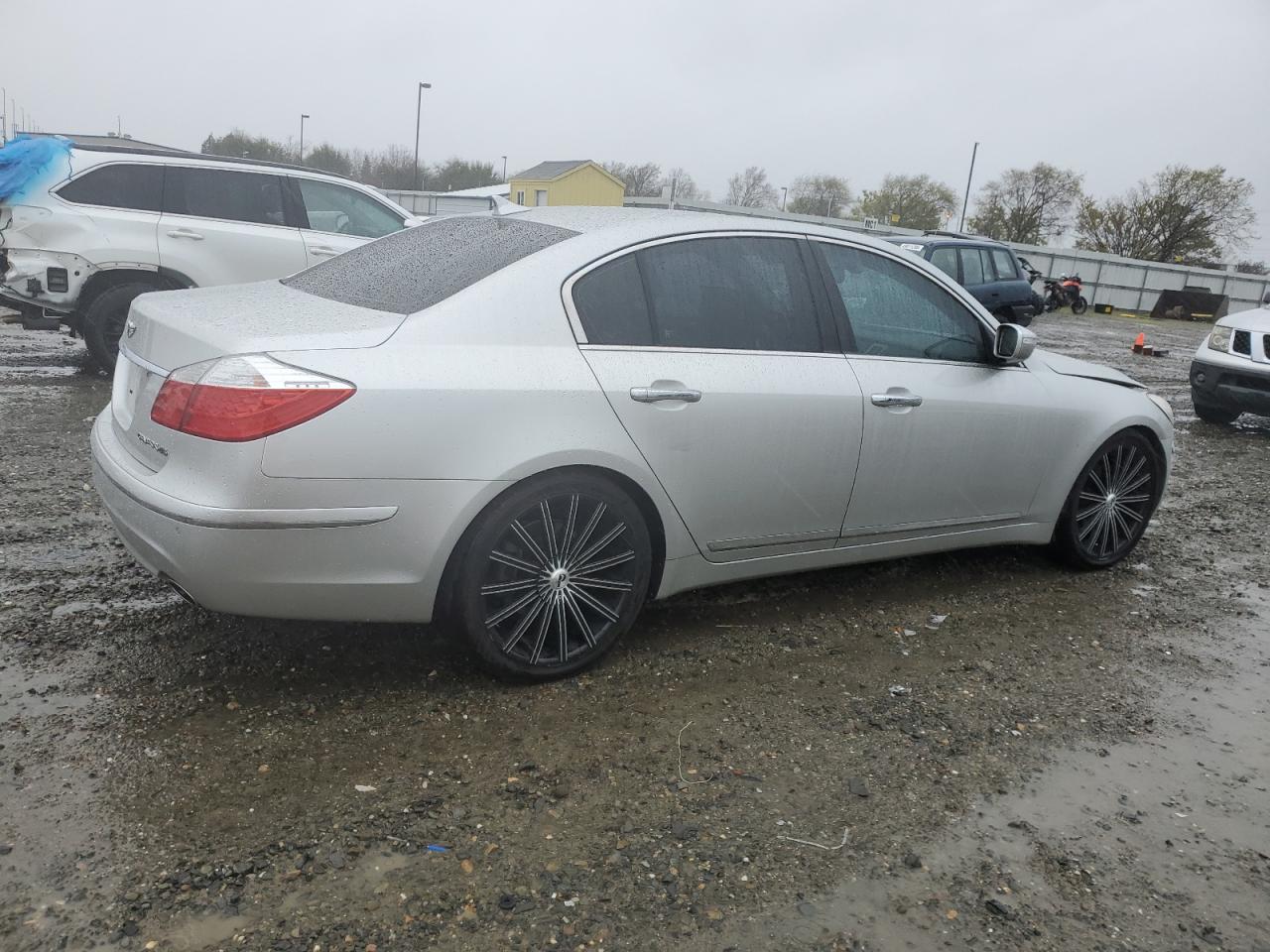 2009 Hyundai Genesis - Image 3