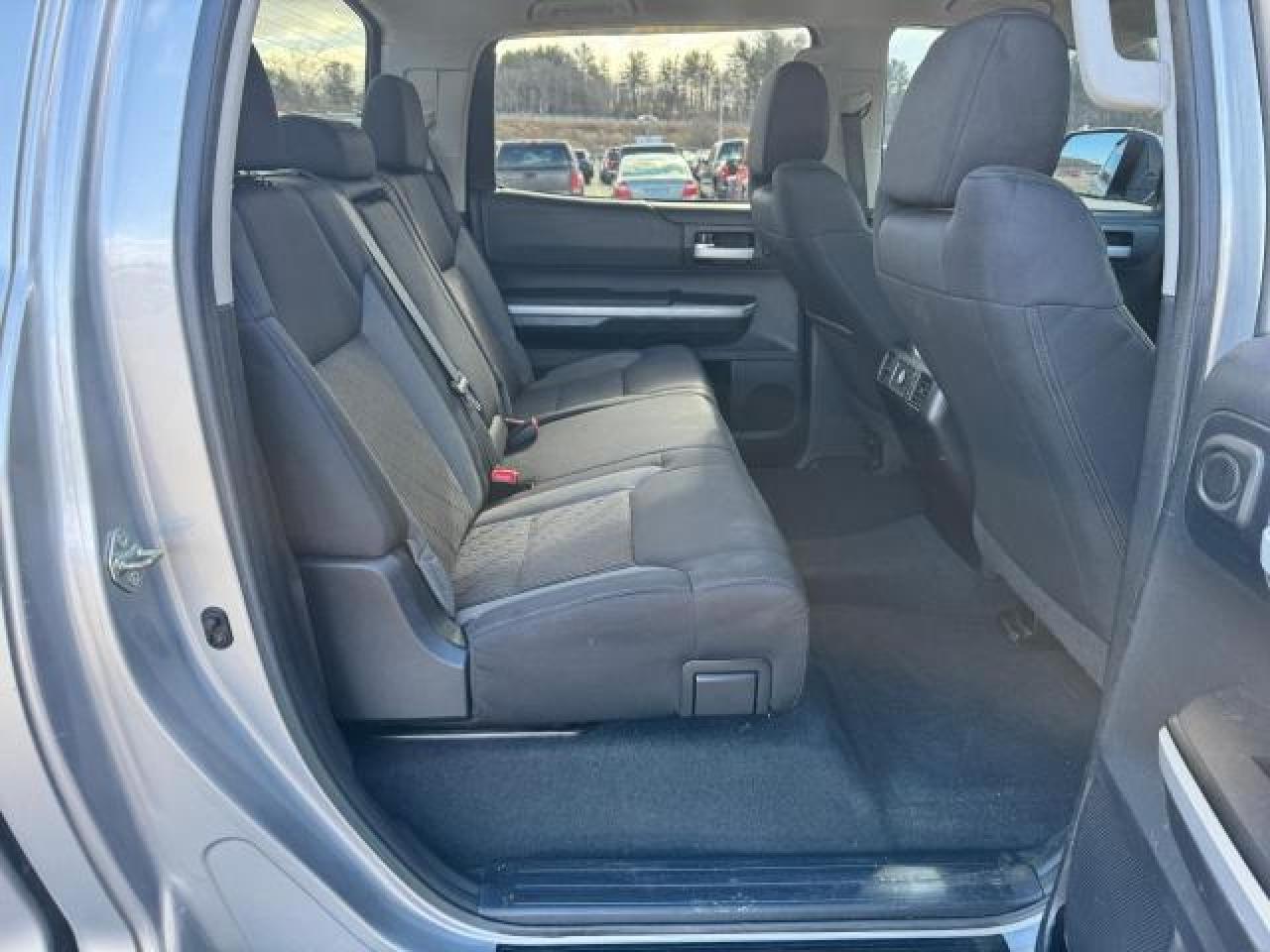 2014 Toyota Tundra - Image 12