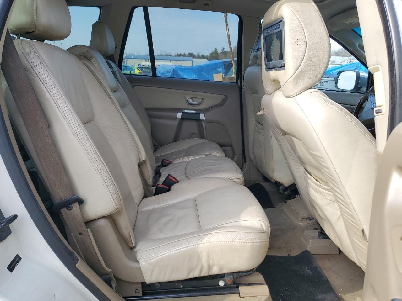 2010 Volvo XC90 - Image 12