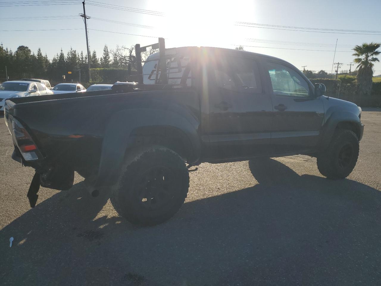 2015 Toyota Tacoma - Image 3