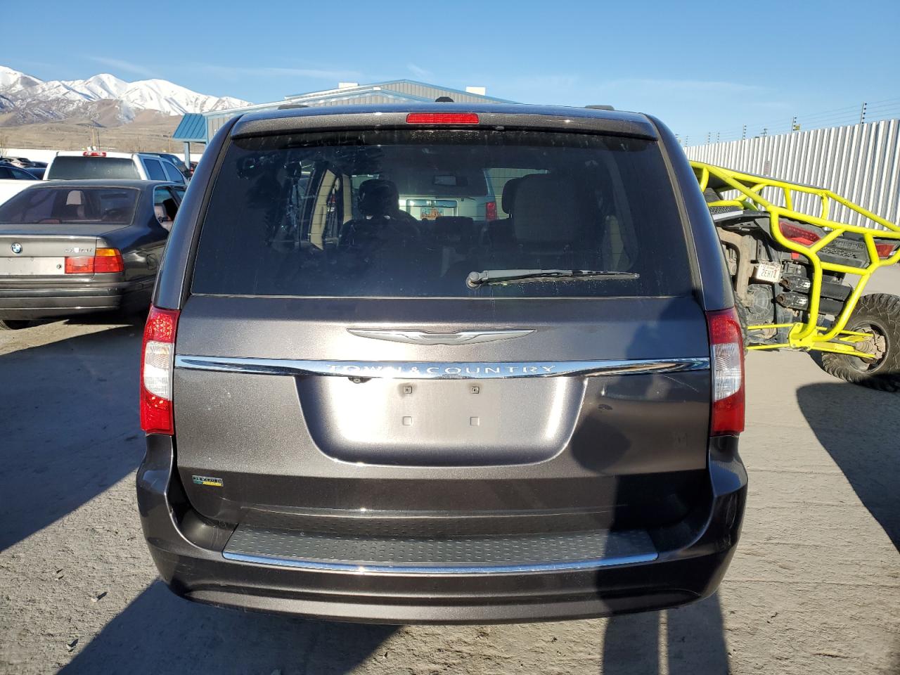 2015 Chrysler Town & Country - Image 6