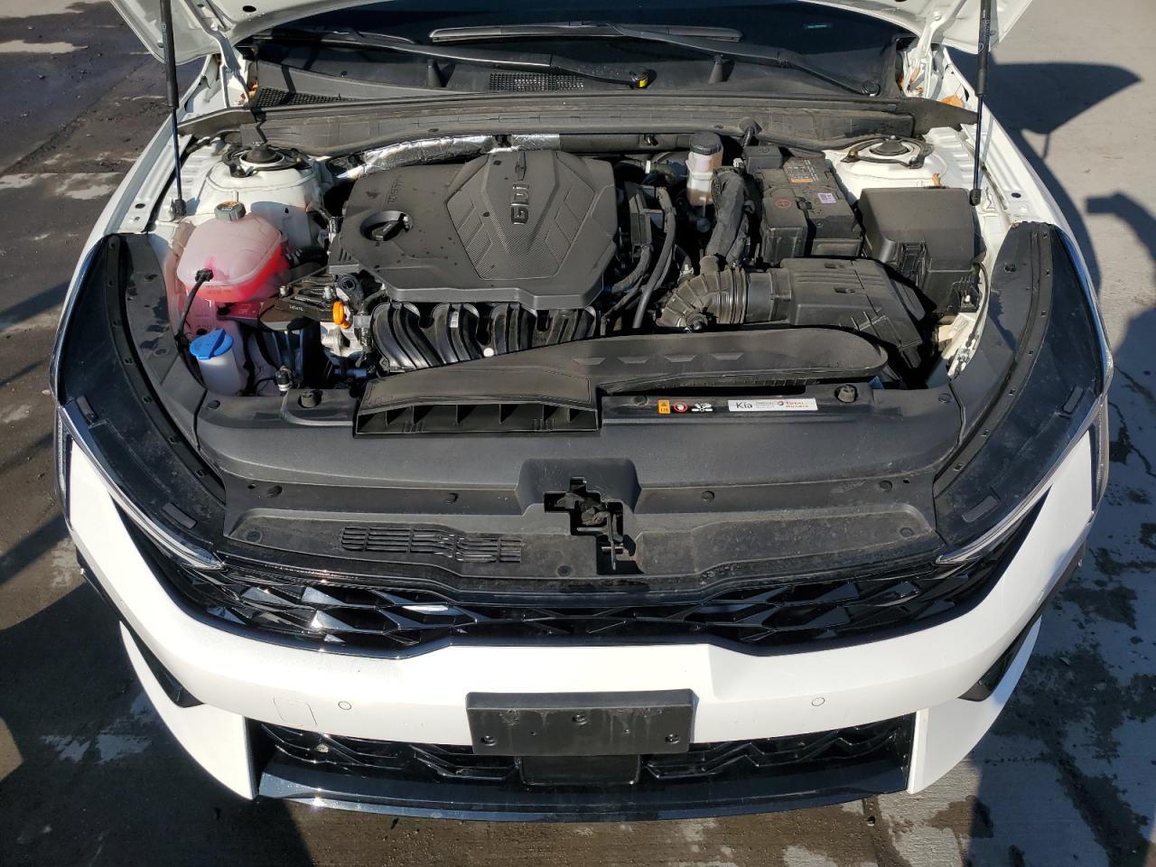 2025 Kia K5 - Image 11