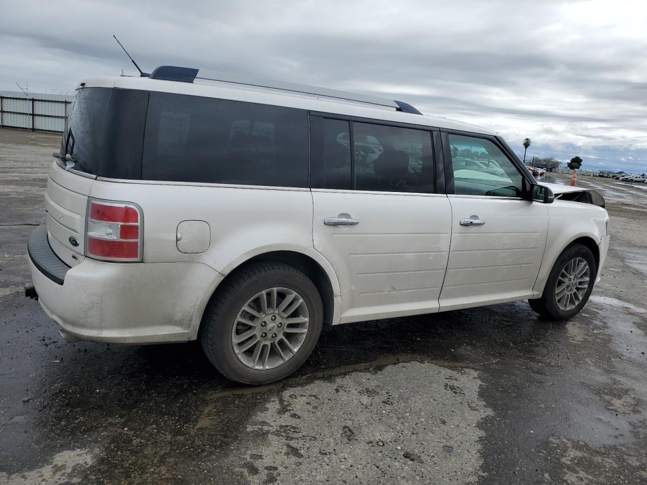 2019 Ford Flex - Image 3