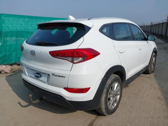 2015 HYUNDAI TUCSON SE