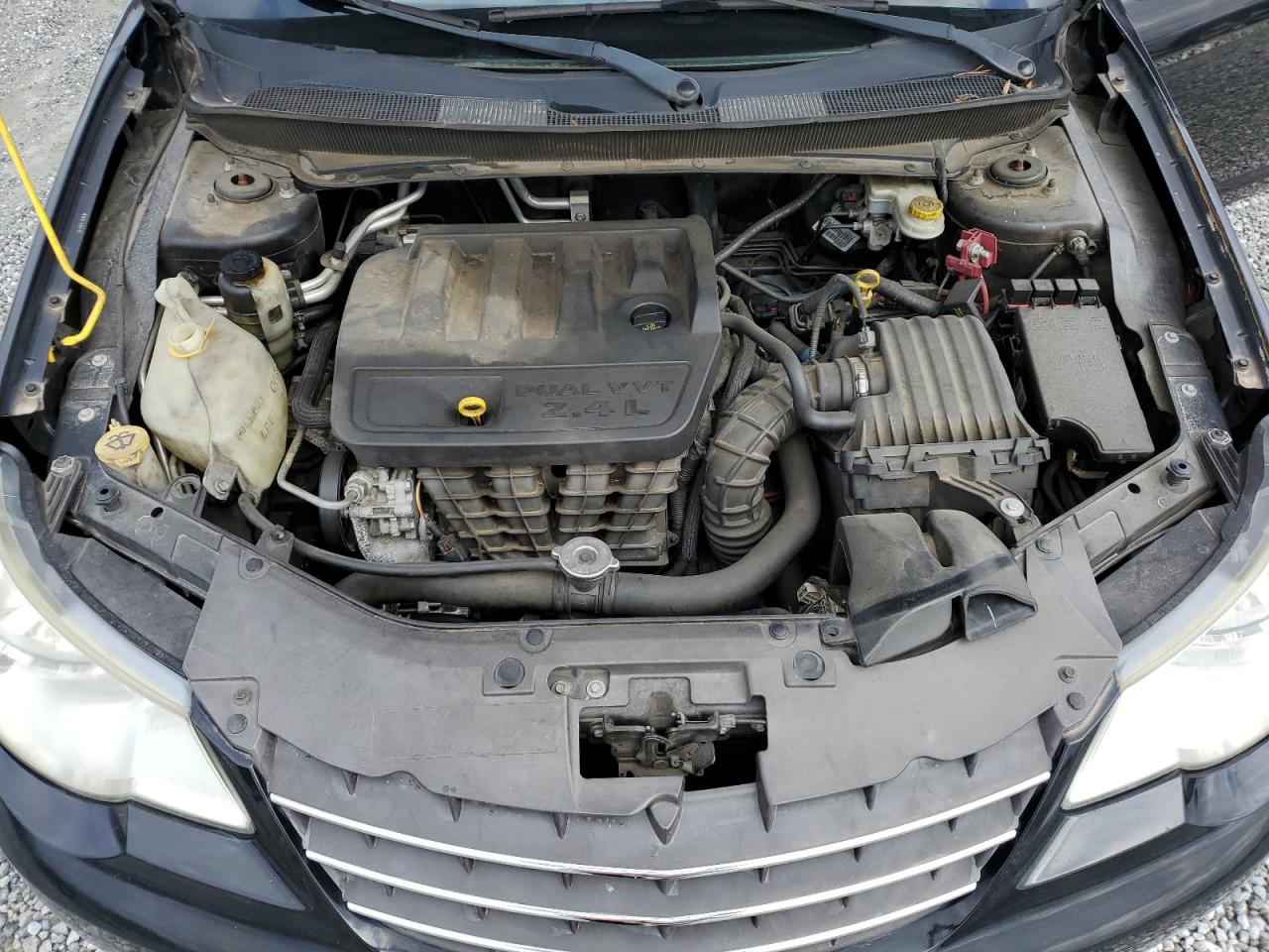 2010 Chrysler Sebring - Image 11