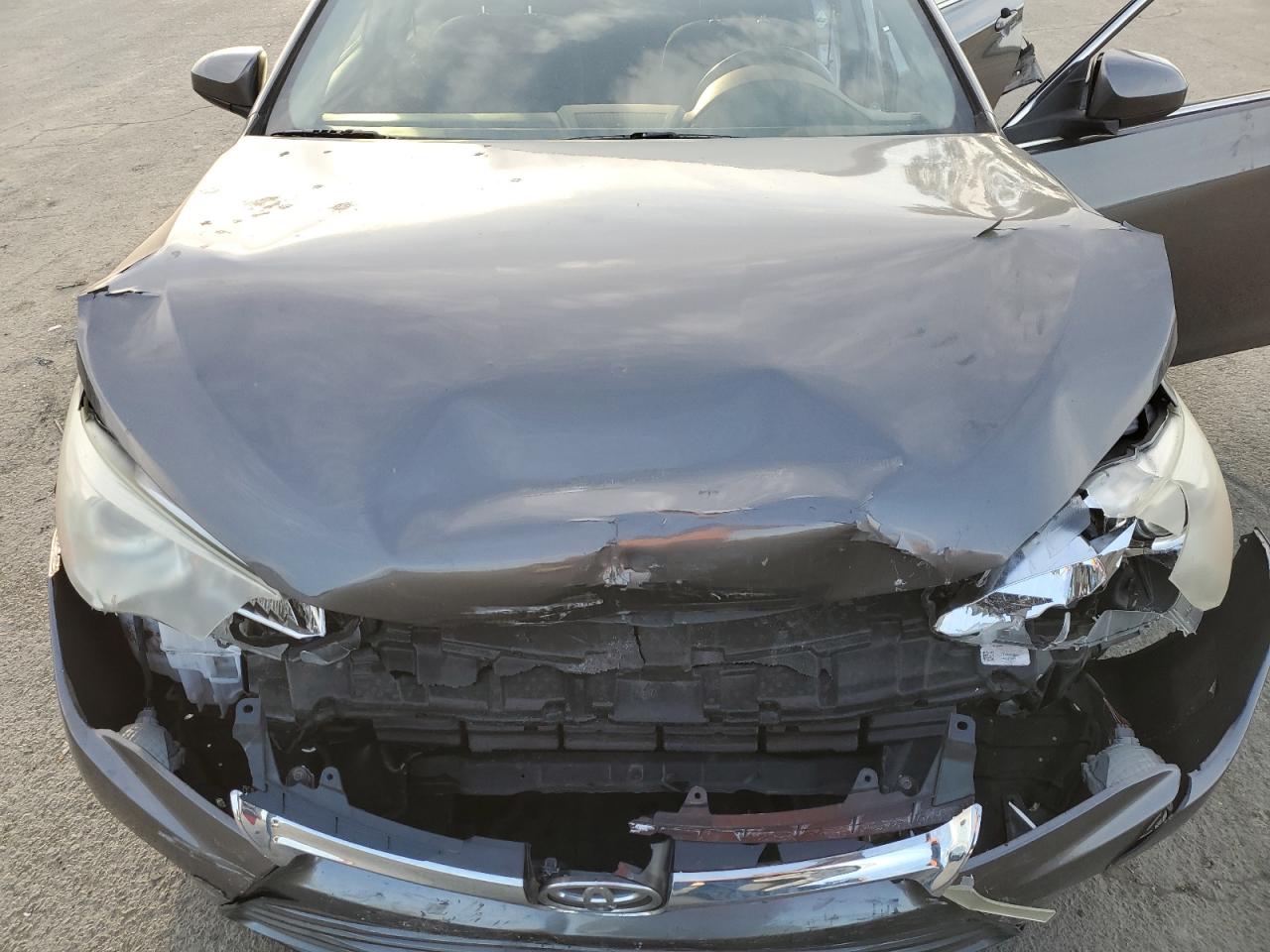 2015 Toyota Camry - Image 11