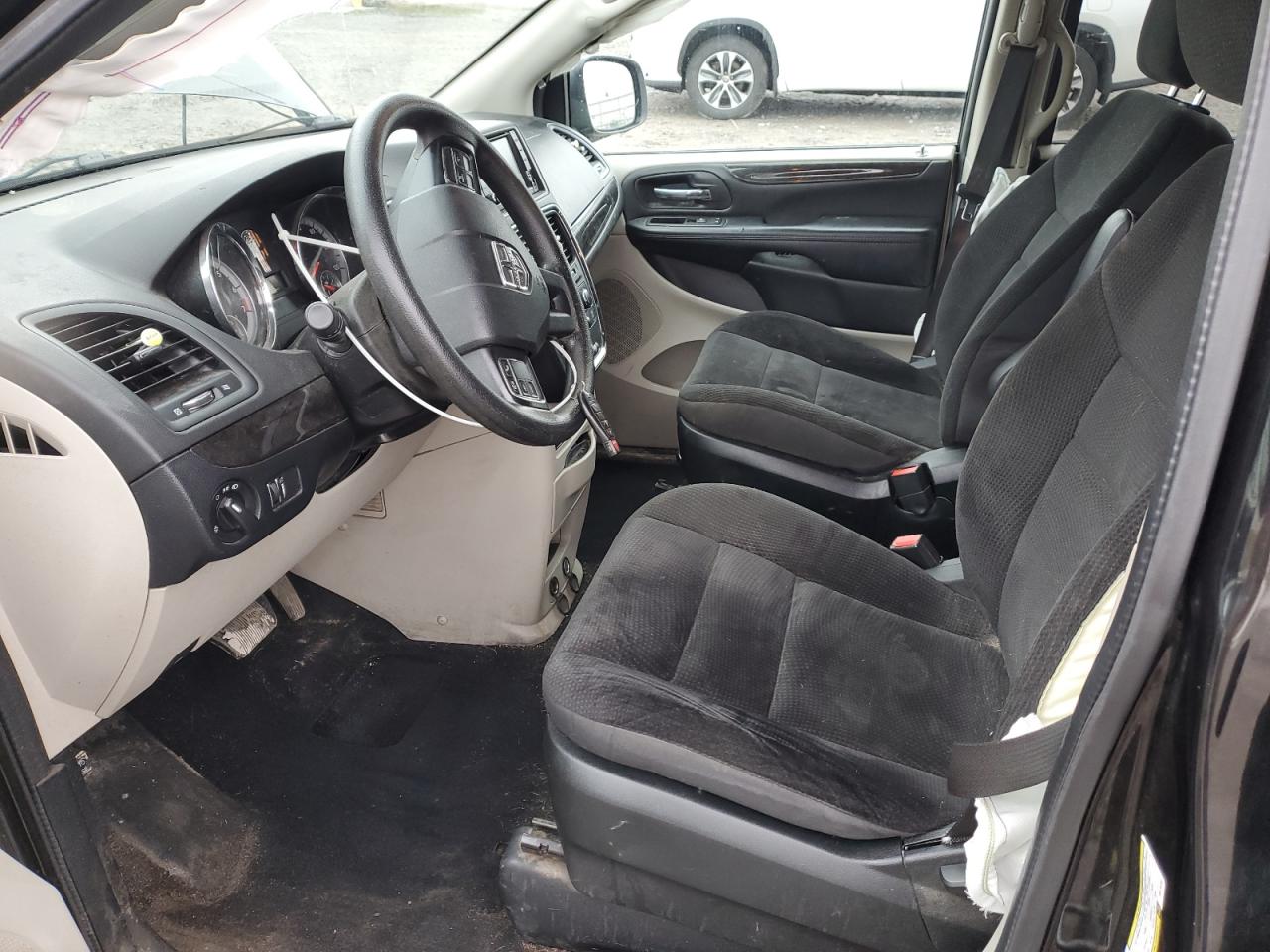2019 Dodge Caravan - Image 7