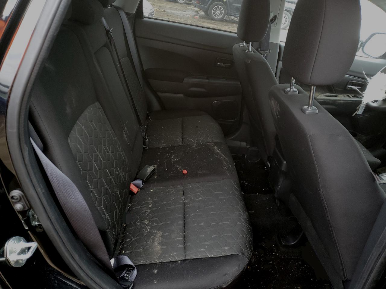 2024 Mitsubishi Outlander - Image 10