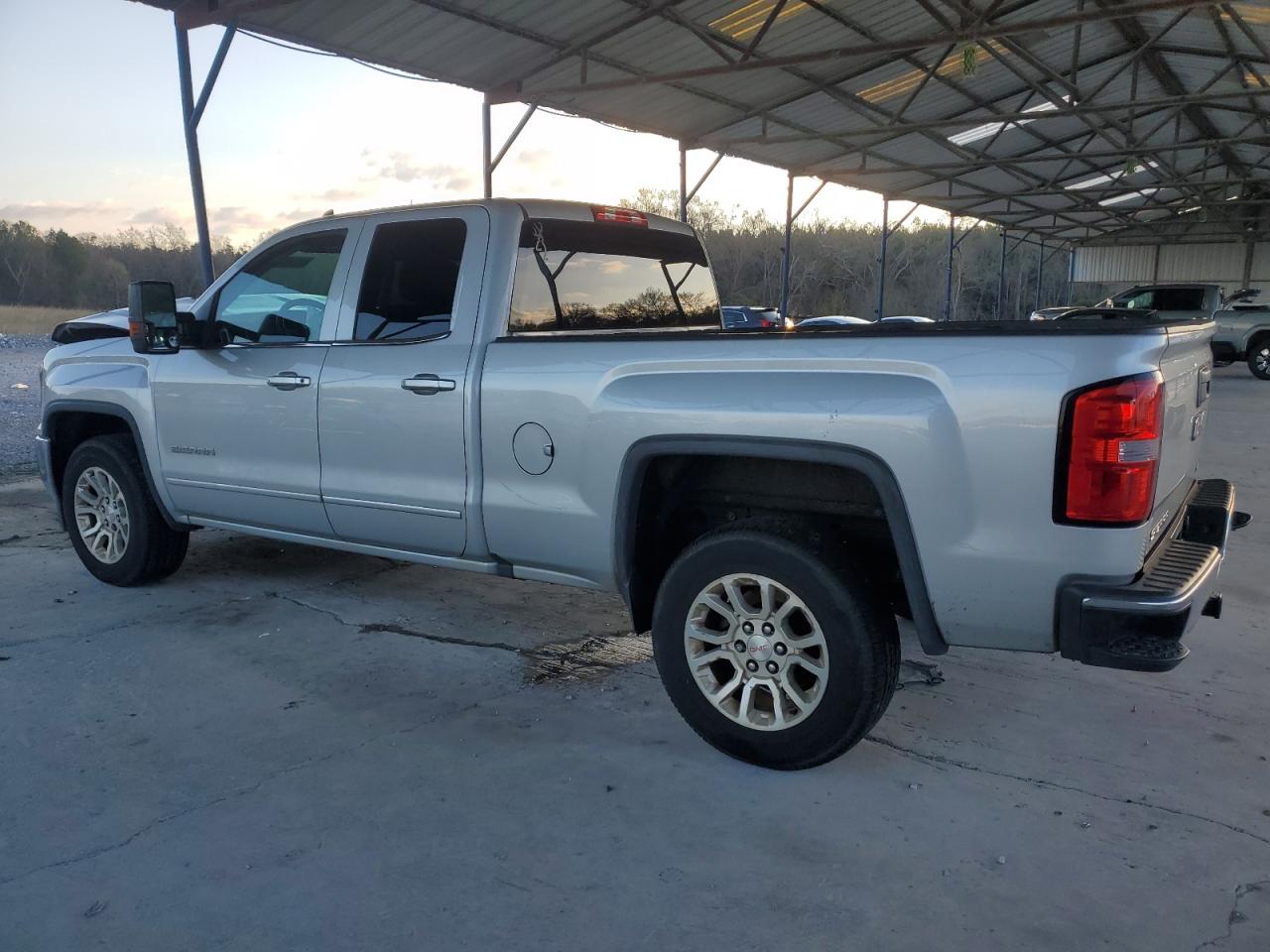 2017 GMC Sierra - Image 2