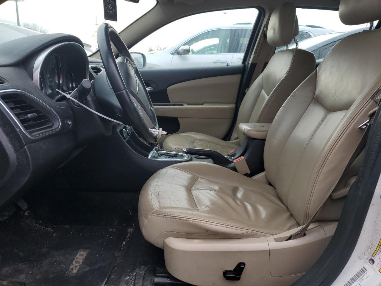 2014 Chrysler 200 - Image 7