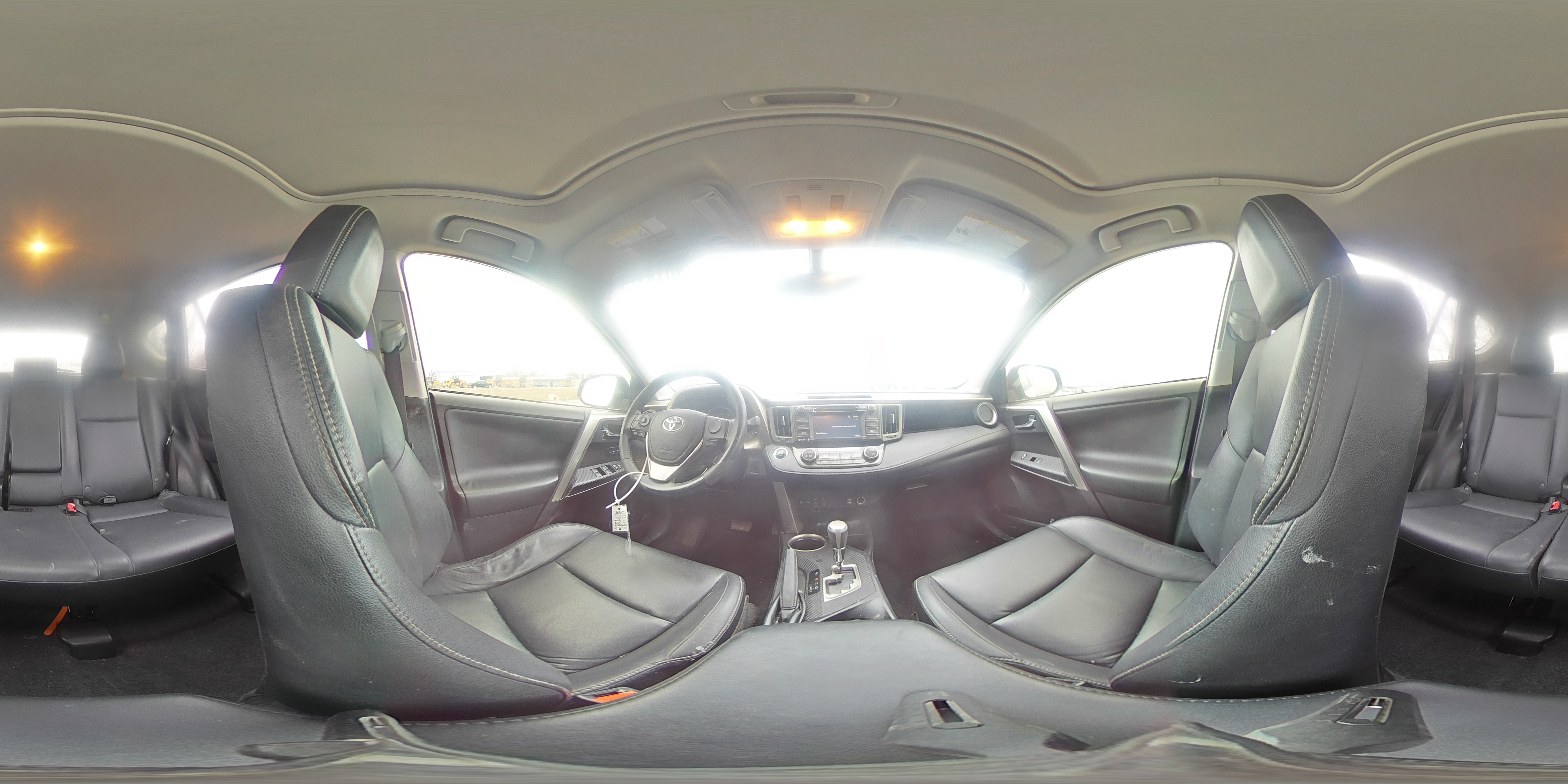 2015 Toyota RAV 4 - Image 13