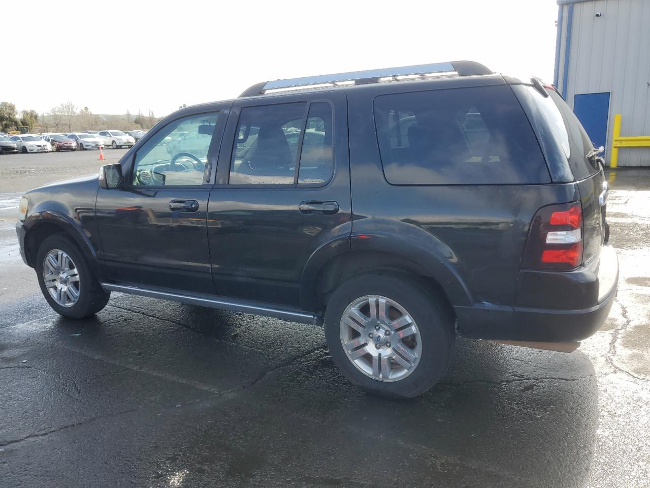 2010 Ford Explorer - Image 2