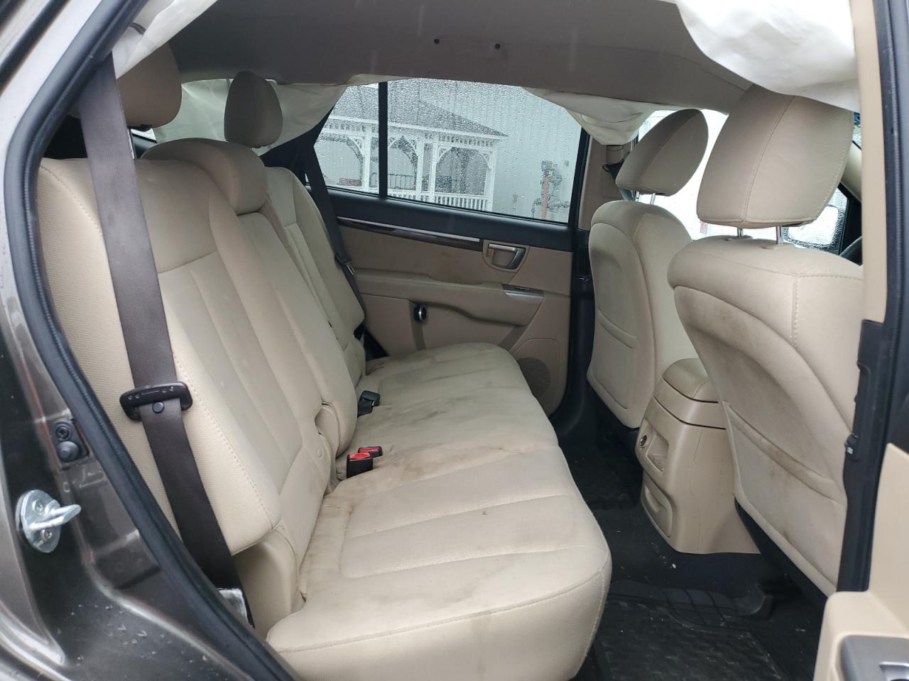 2012 Hyundai Santa Fe - Image 11