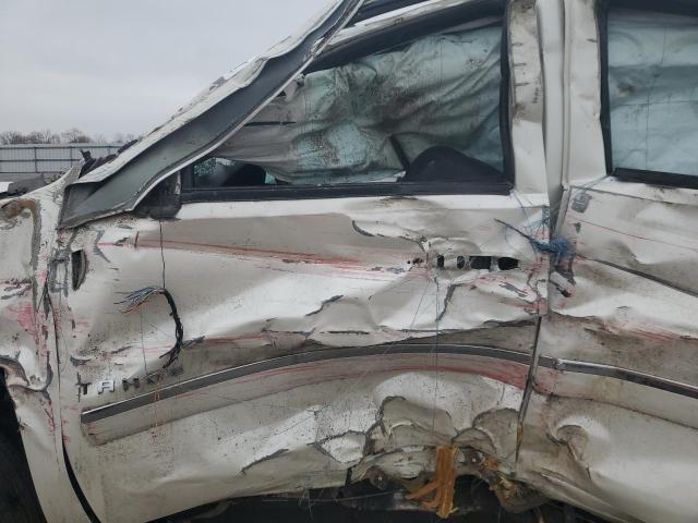 Parquets CHEVROLET TAHOE 2012 White