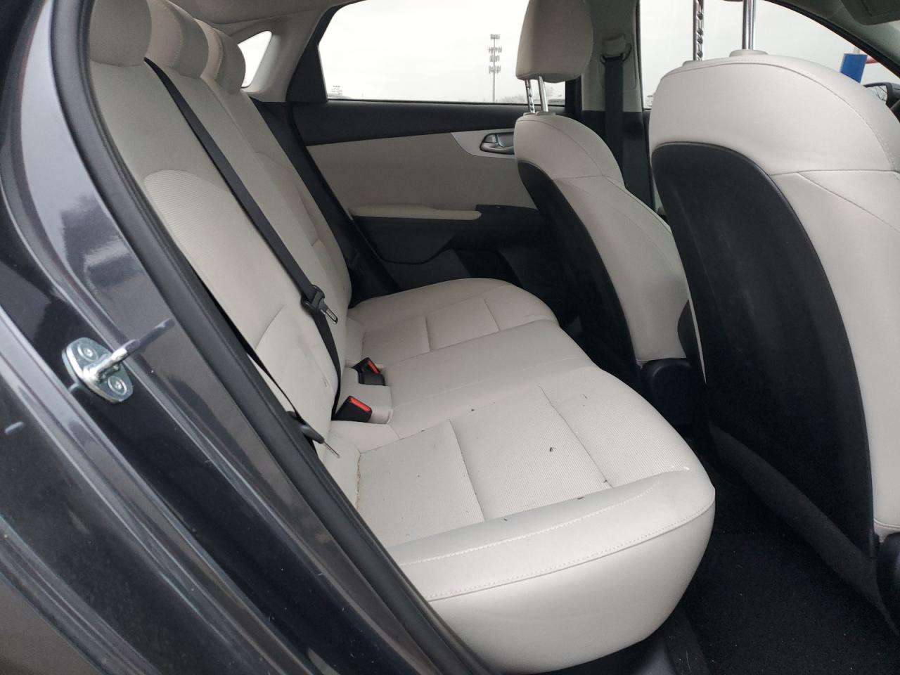 2023 Kia Forte - Image 10