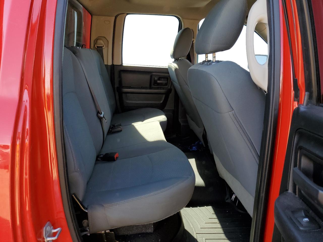 2015 RAM 1500 - Image 10