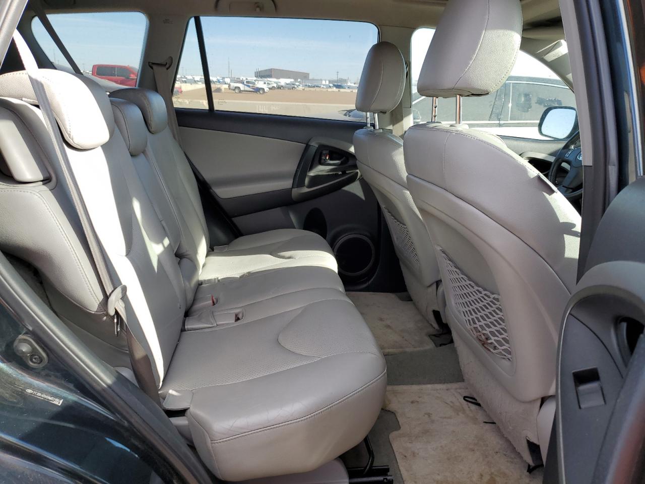 2010 Toyota RAV 4 - Image 11