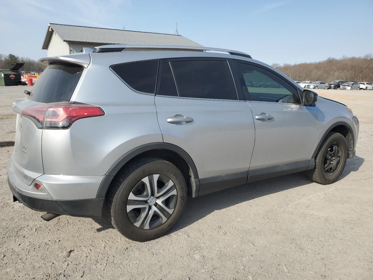 2016 Toyota RAV 4 - Image 3