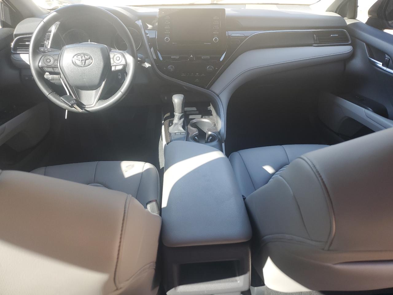 2022 Toyota Camry - Image 8