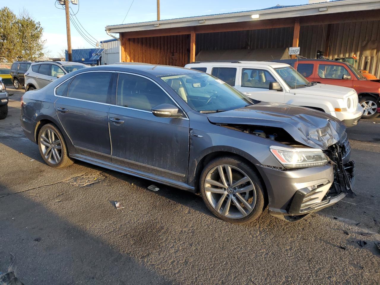 2017 Volkswagen Passat - Image 4
