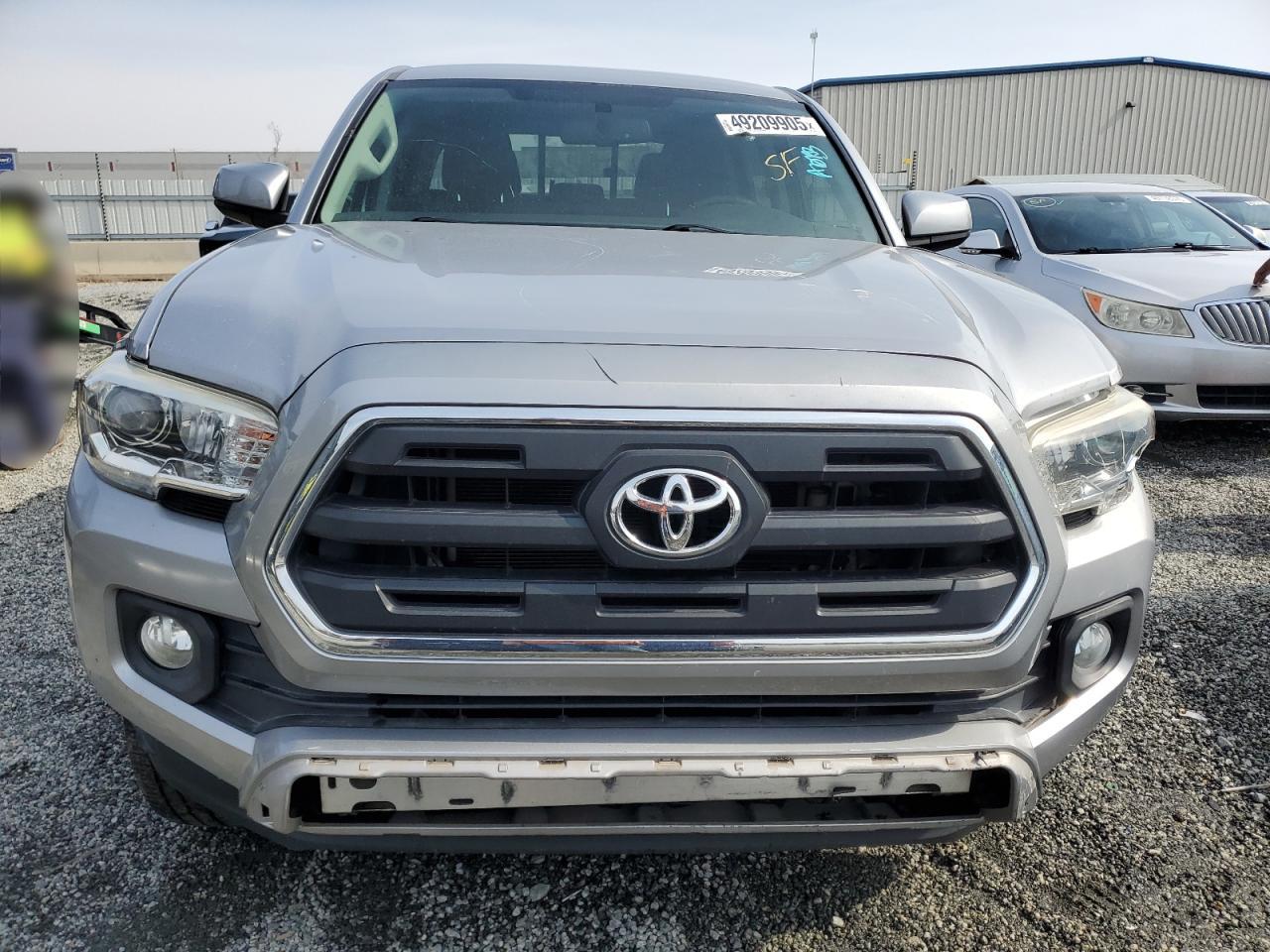 2017 Toyota Tacoma - Image 5