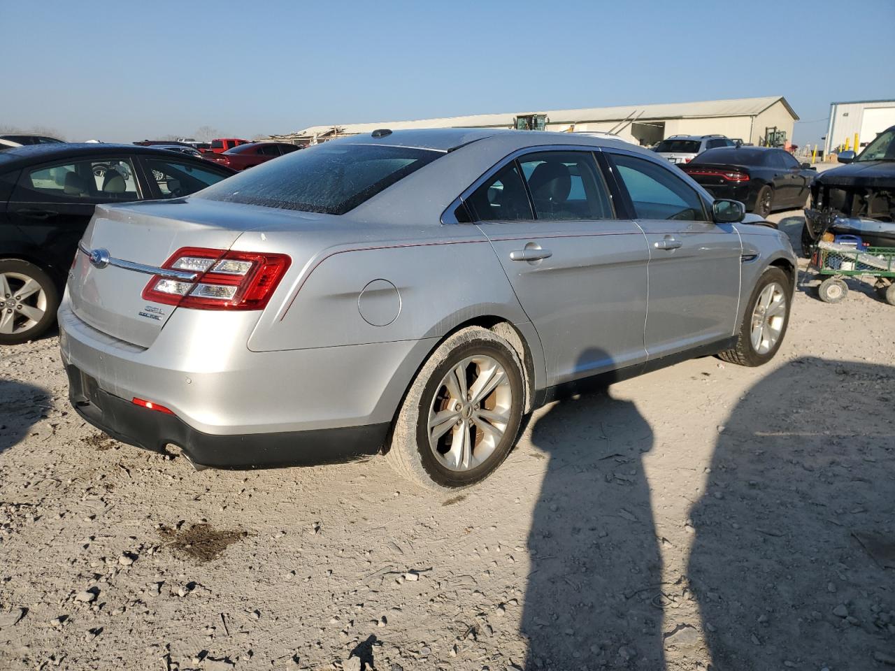 2015 Ford Taurus - Image 3