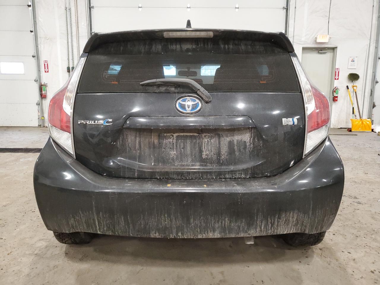 2015 Toyota Prius - Image 6