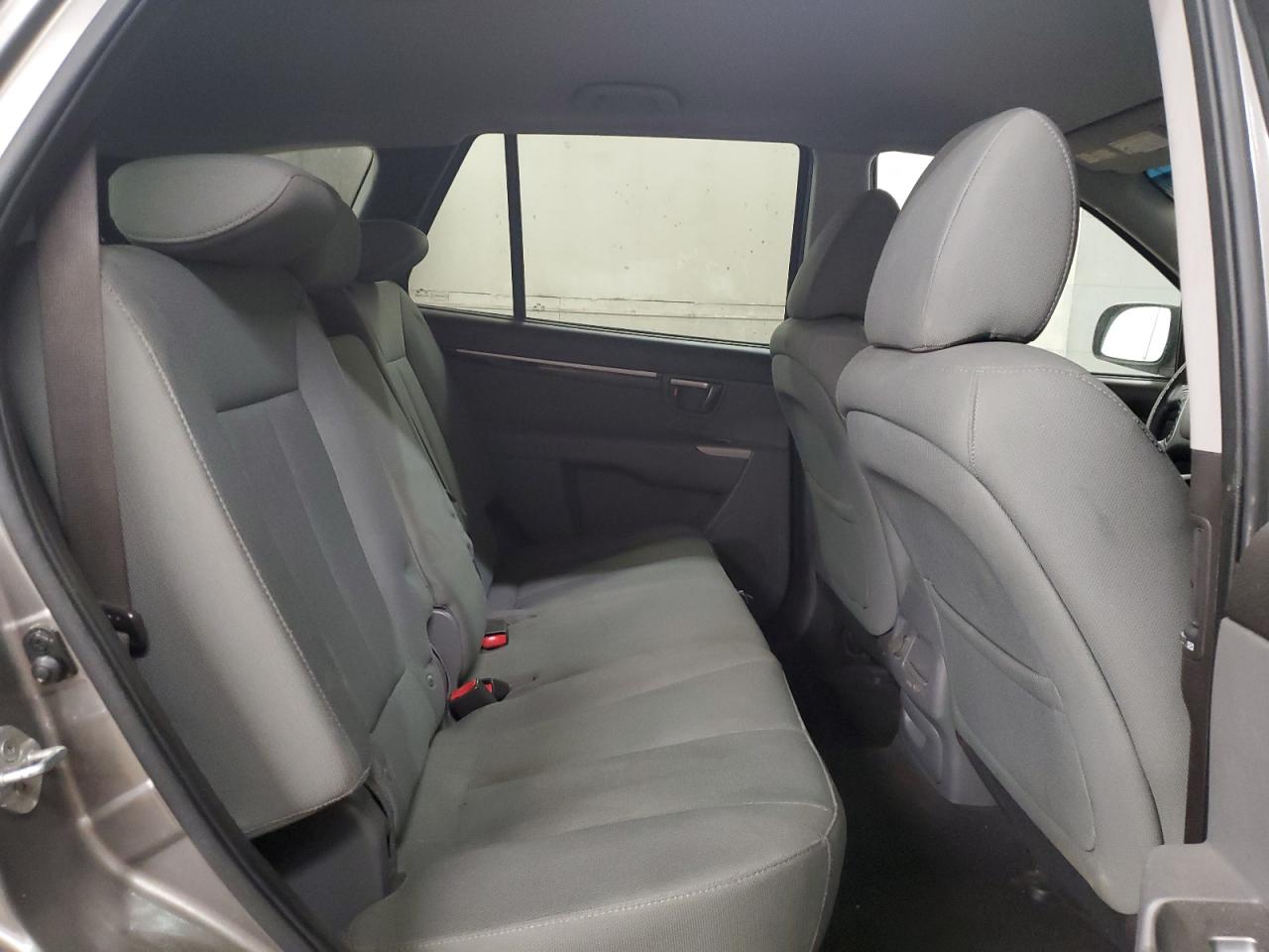 2011 Hyundai Santa Fe - Image 11