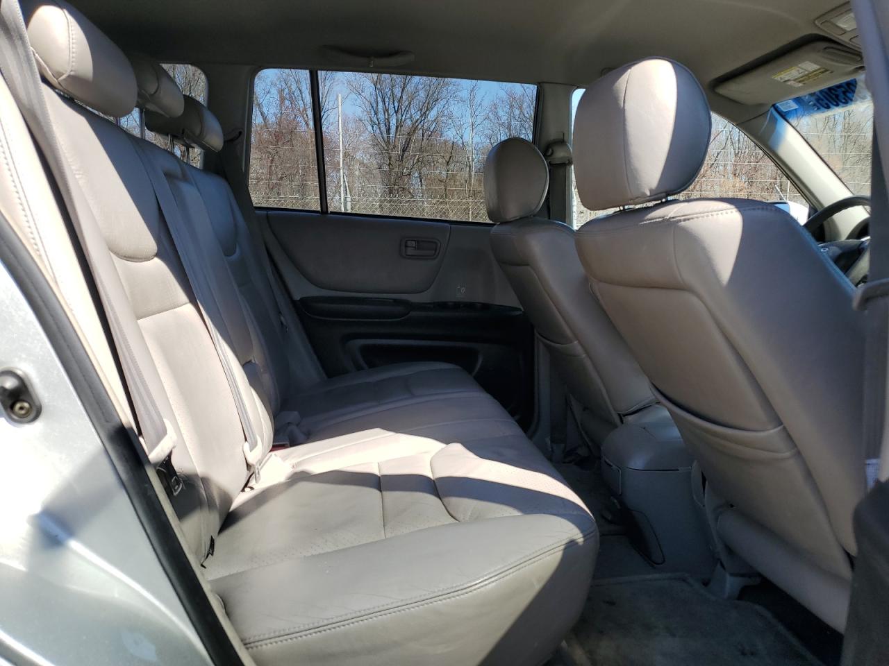 2003 Toyota Highlander - Image 11