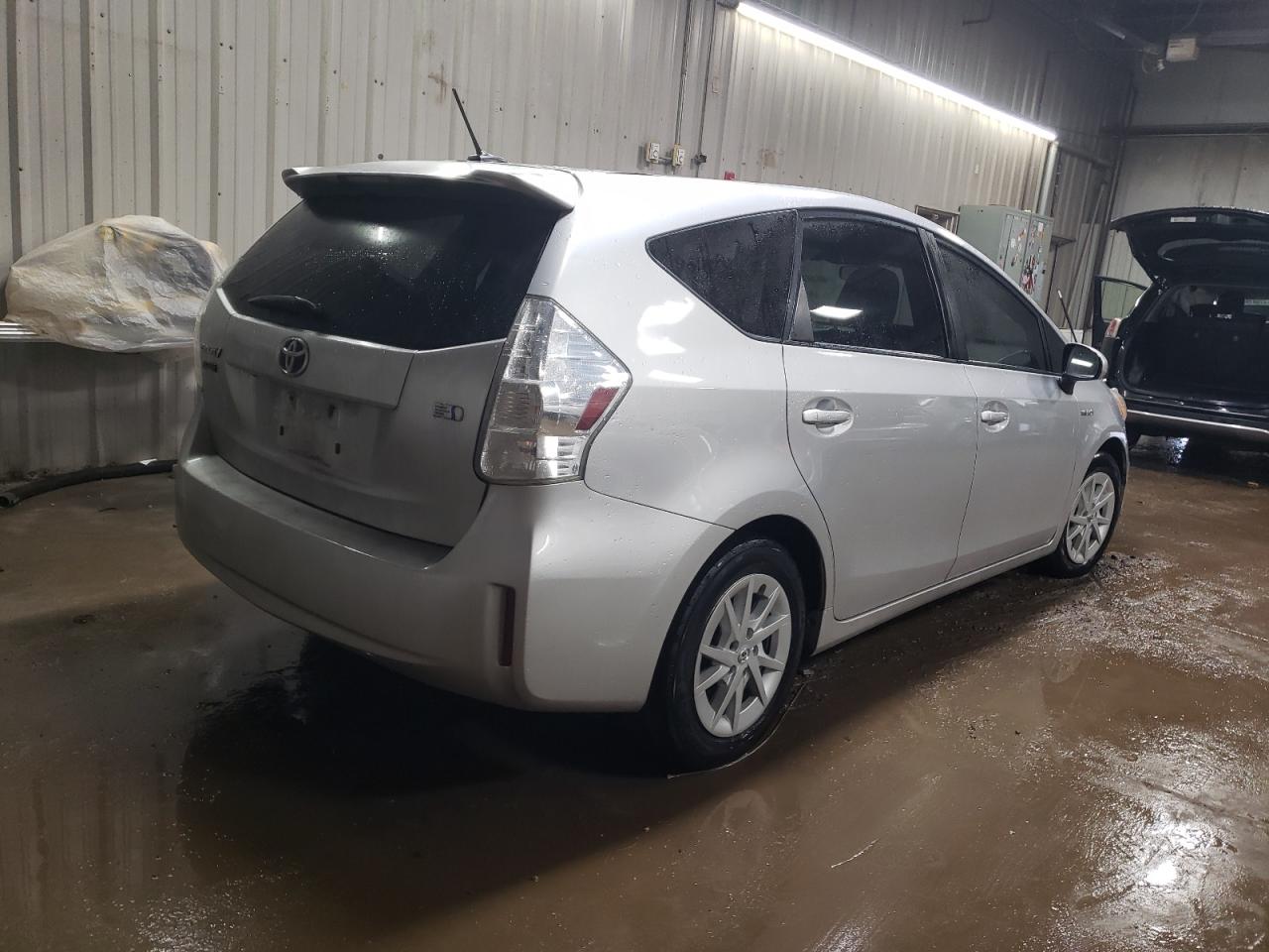 2013 Toyota Prius - Image 3