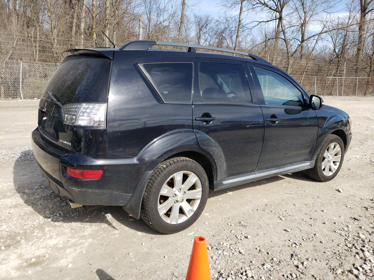 2012 Mitsubishi Outlander - Image 3