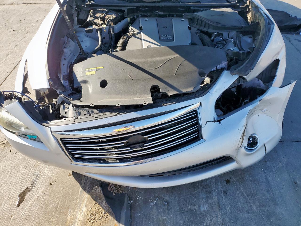 2013 Infiniti M - Image 12