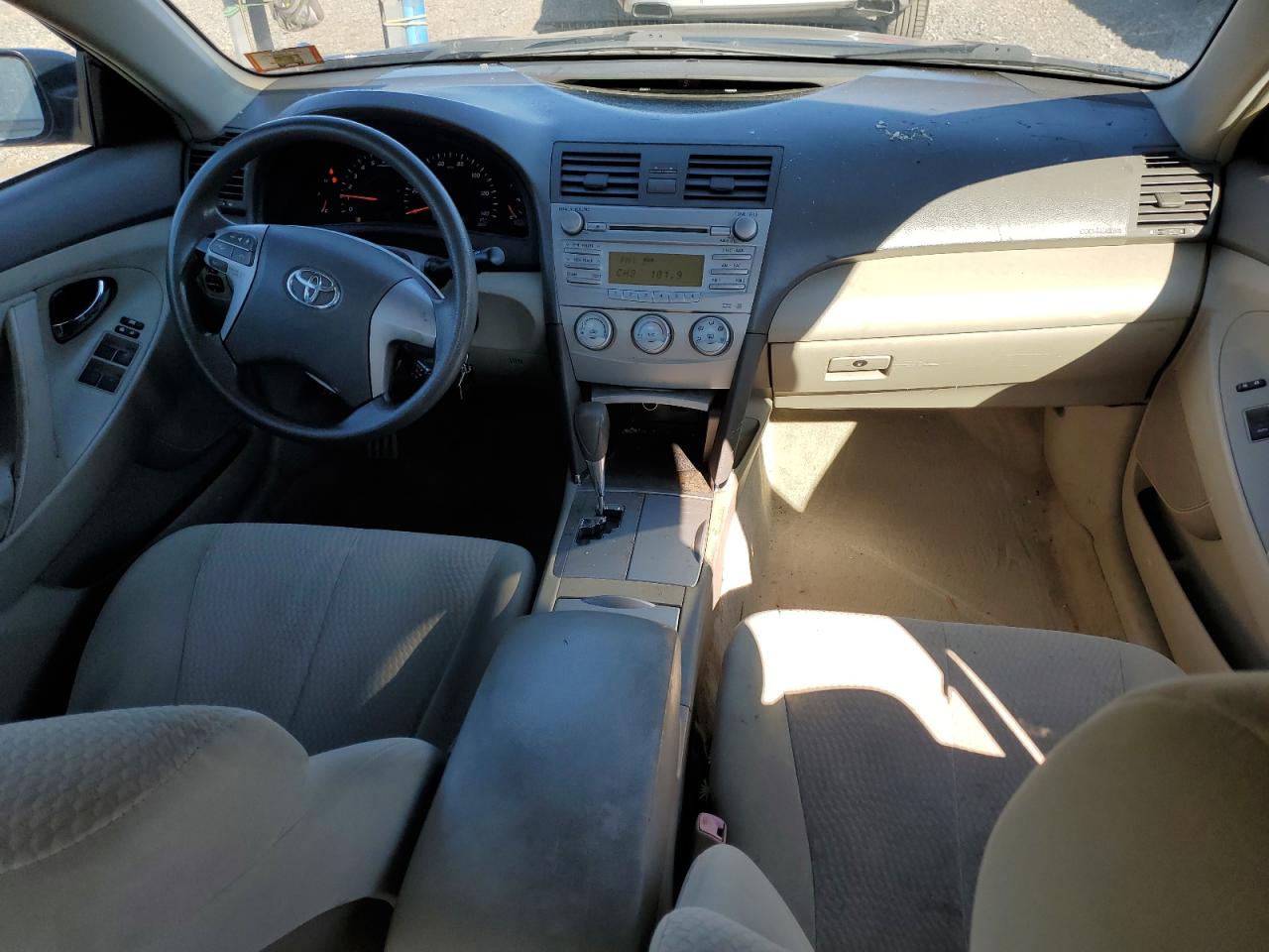 2010 Toyota Camry - Image 8