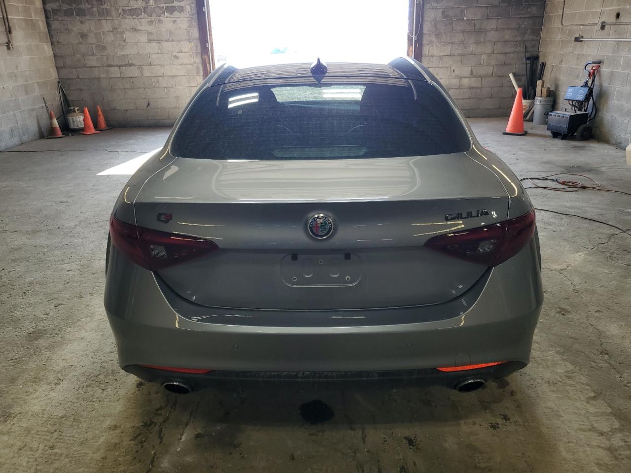 2021 Alfa Romeo Giulia - Image 6