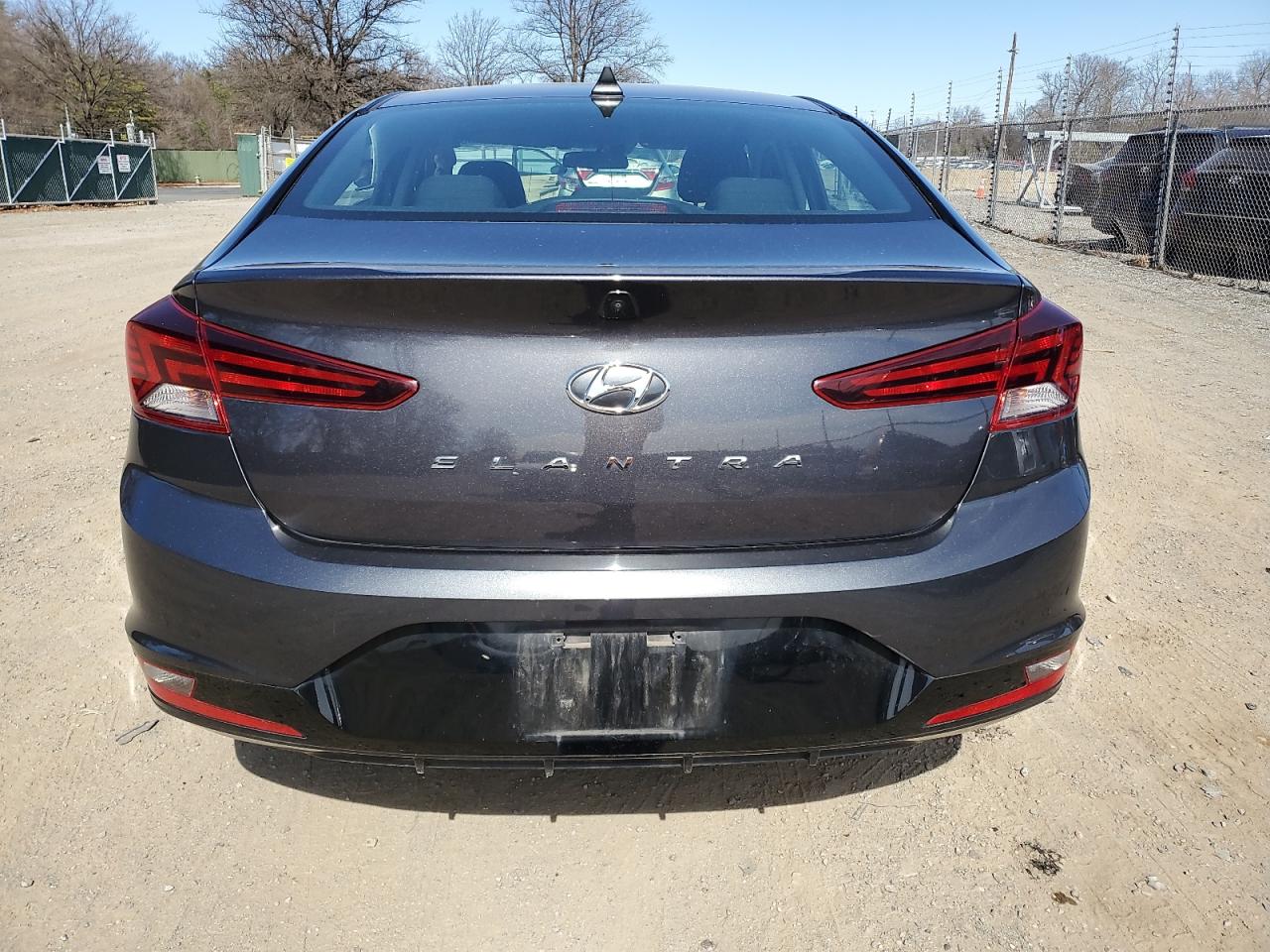 2020 Hyundai Elantra - Image 6