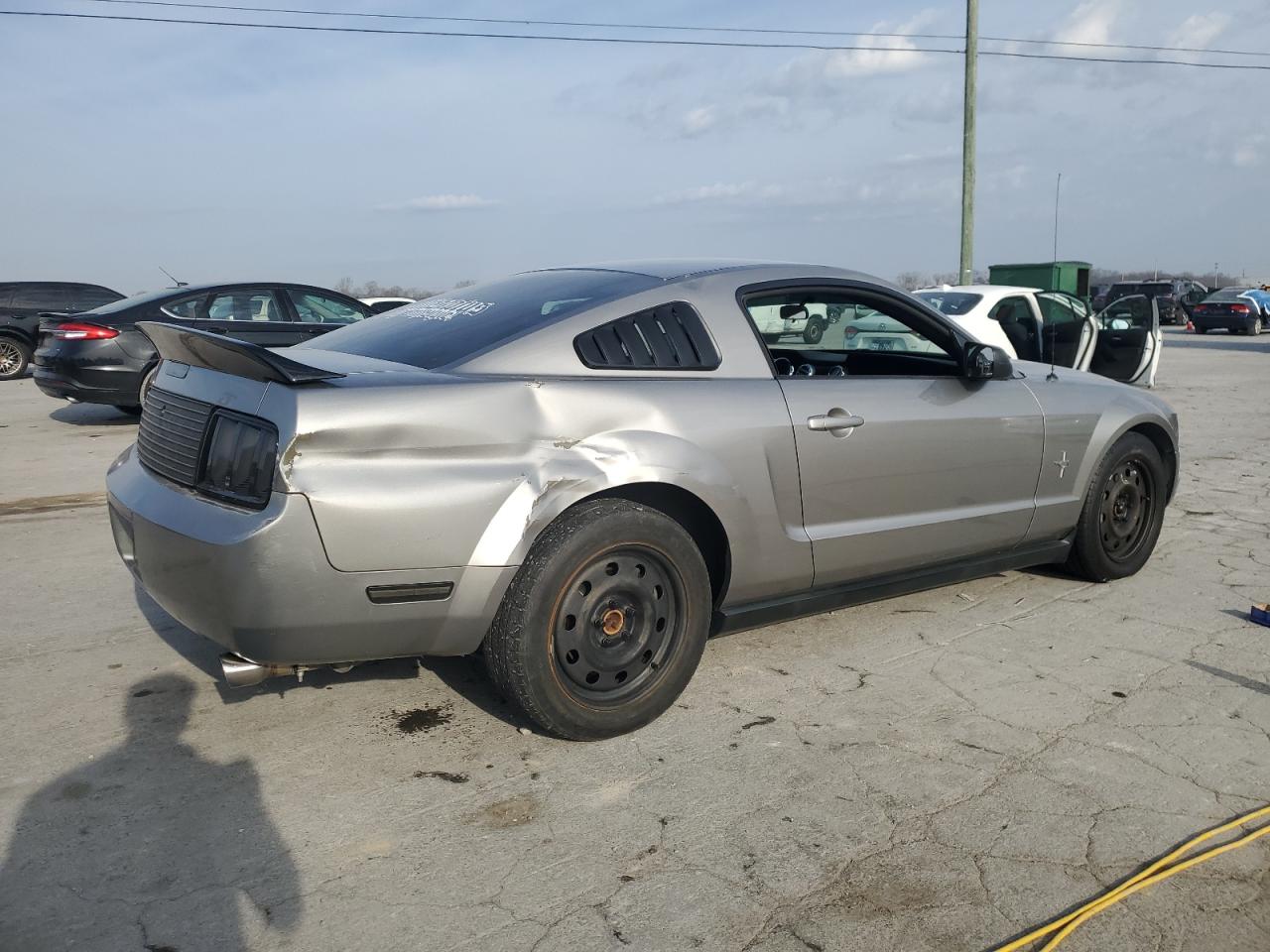 2008 Ford Mustang - Image 3