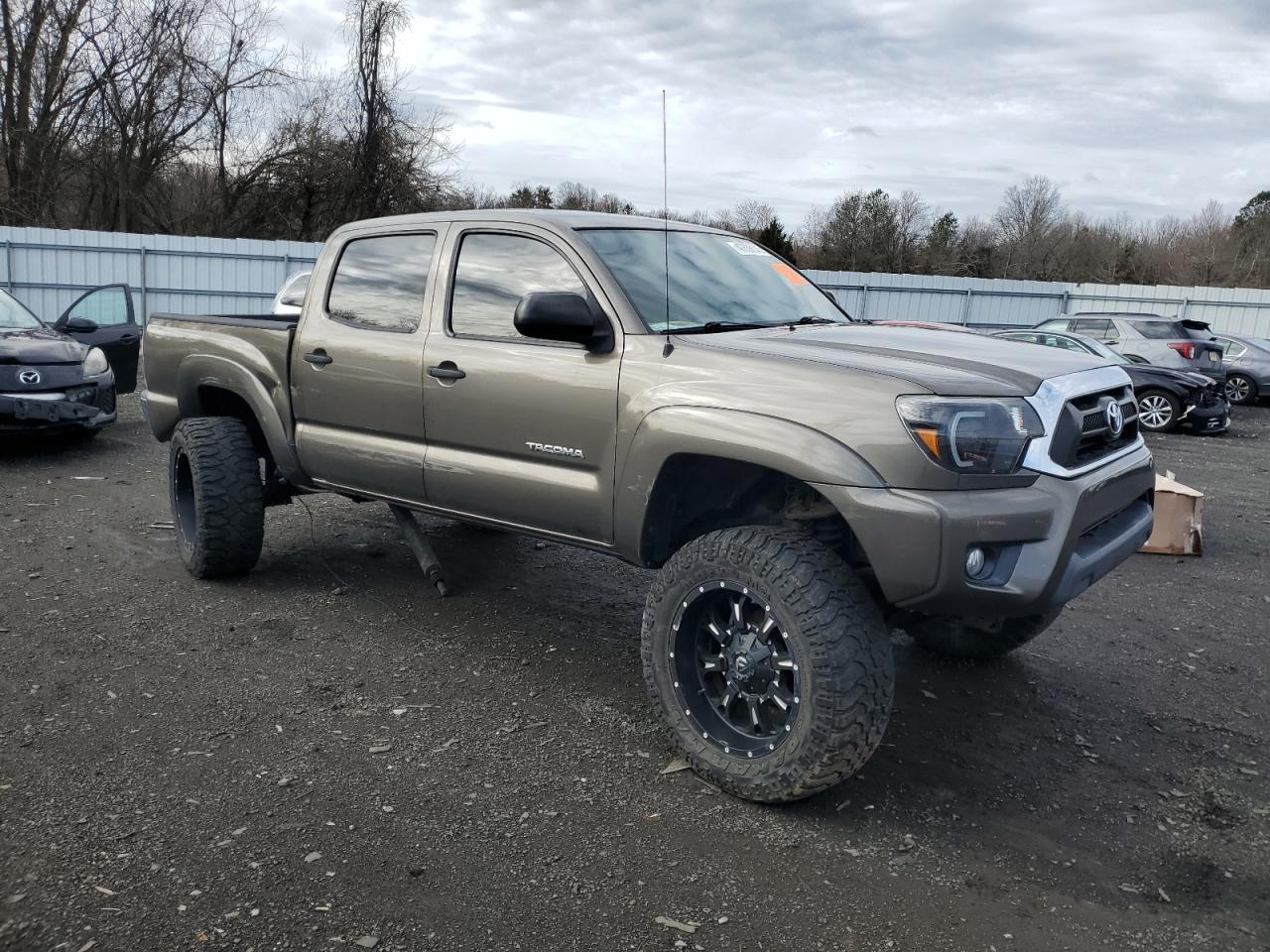 2015 Toyota Tacoma - Image 4