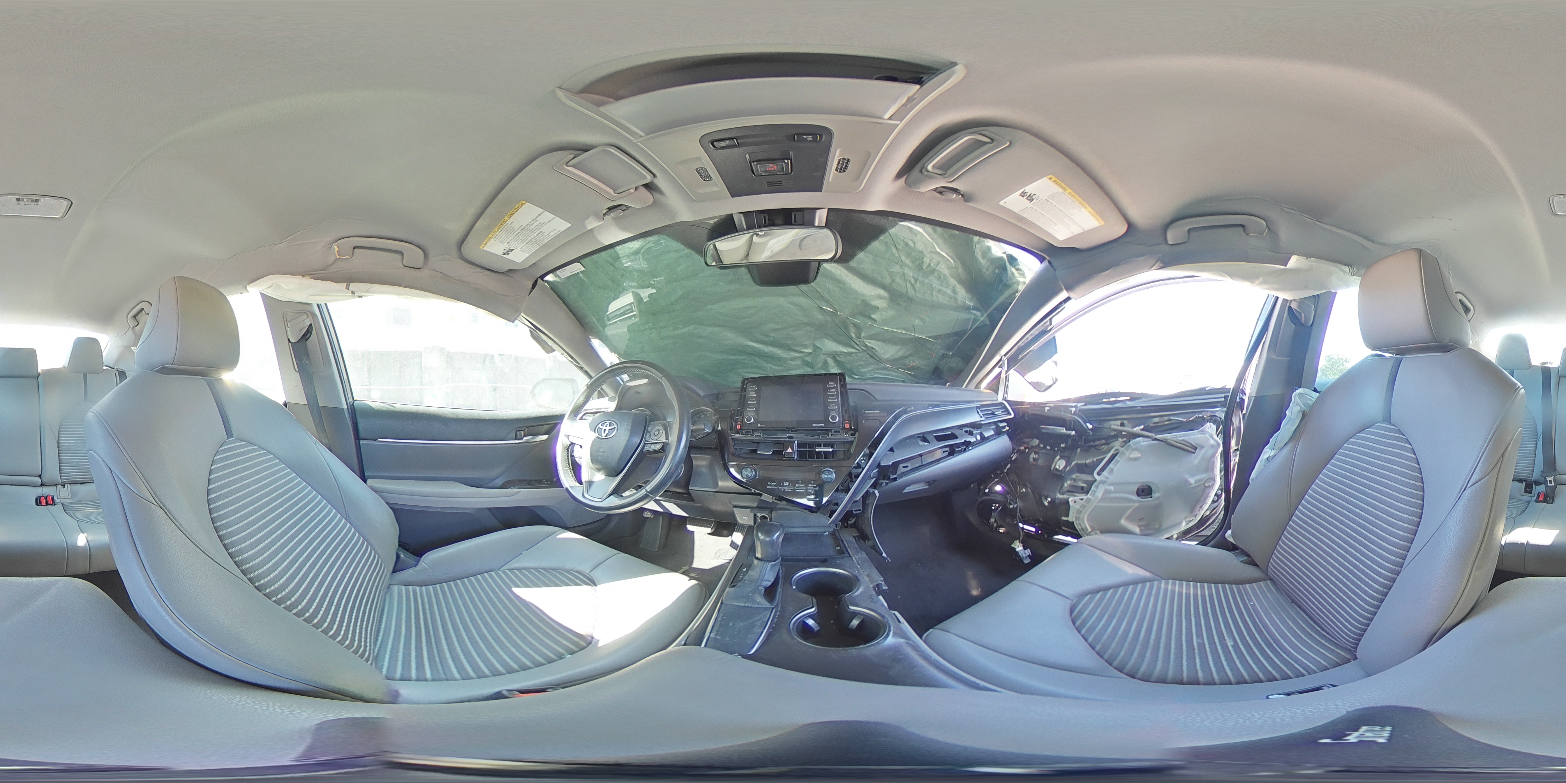 2021 Toyota Camry - Image 12