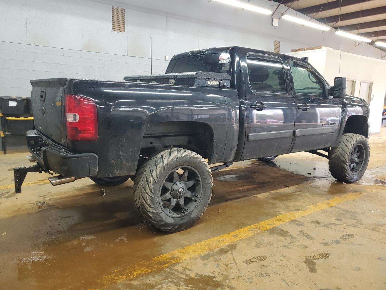 2008 Chevrolet Silverado - Image 3