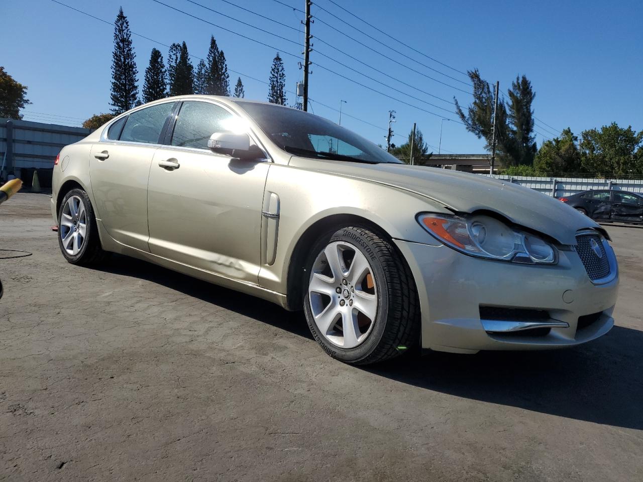 2009 Jaguar XF - Image 4
