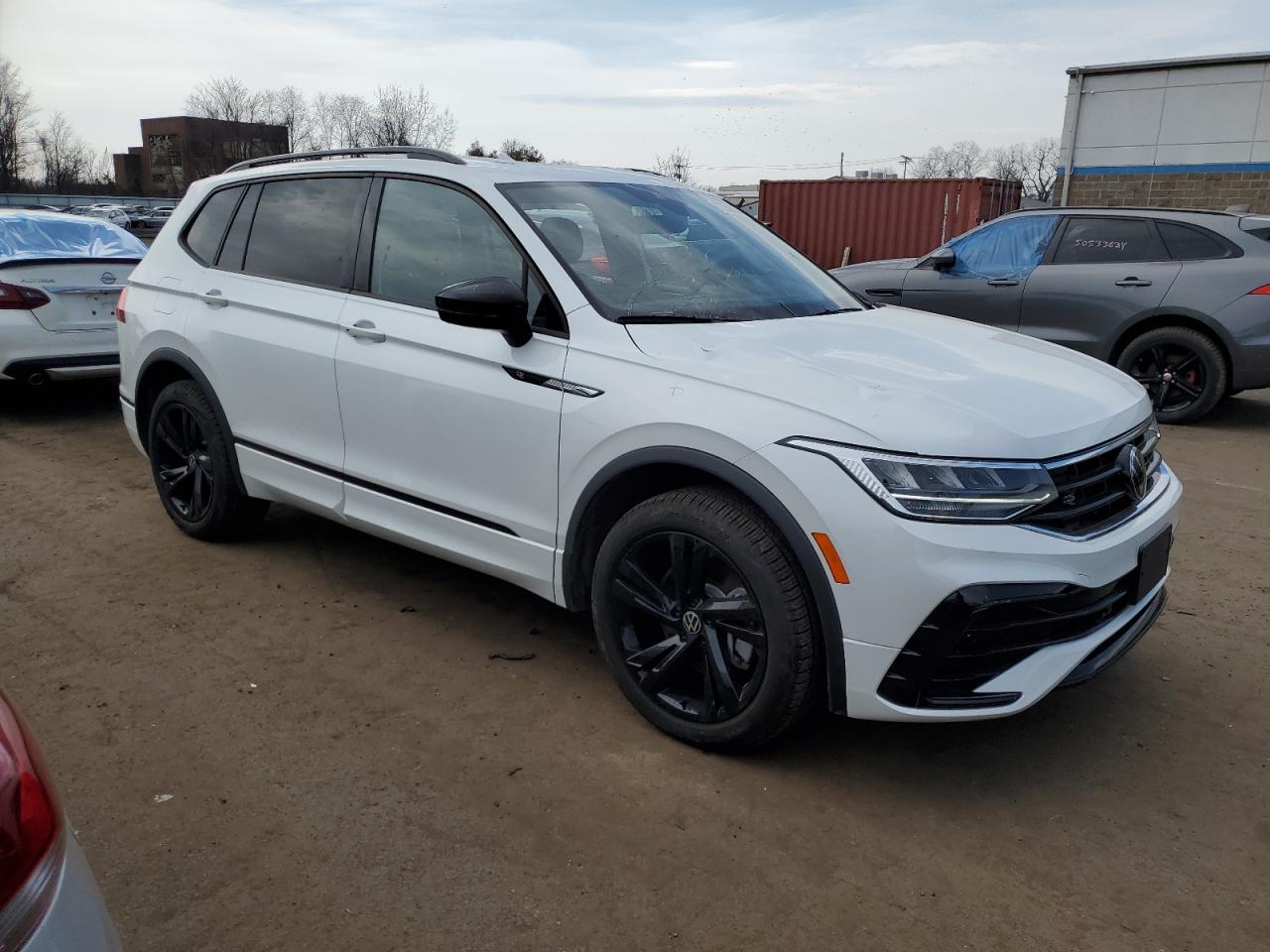 2024 Volkswagen Tiguan - Image 4