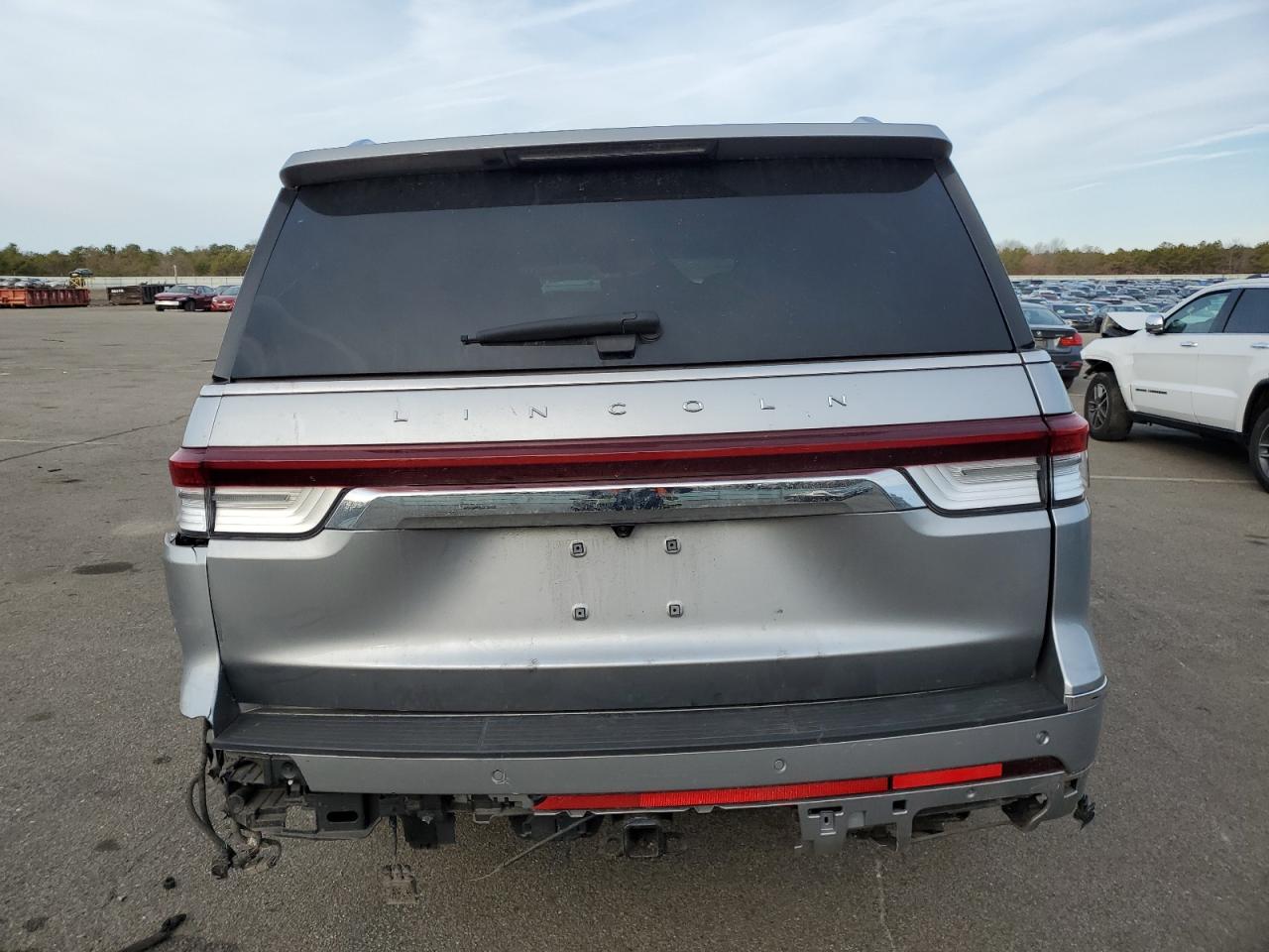2022 Lincoln Navigator L Reserve VIN: 5LMJJ3LT0NEL03372 Lot: 48435975