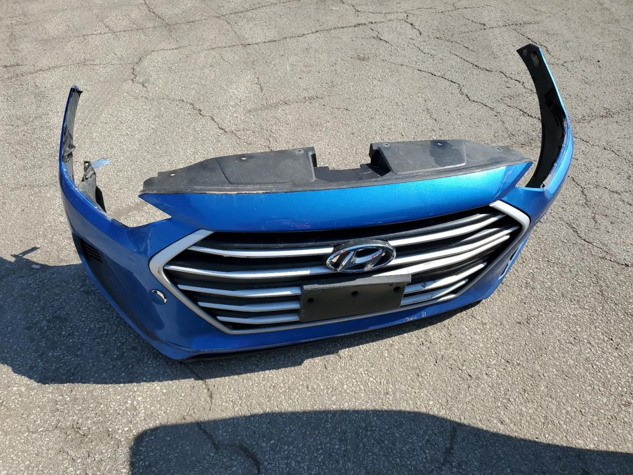 2017 Hyundai Elantra - Image 12